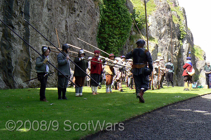 Dumbarton-042b.jpg - SK event, June 2008, Scots Brigade at Dumbarton Castle.Frasers, Gordons, O`Cahans and Lachtnans. Credit Joan Lindsay of Gordons Coy.